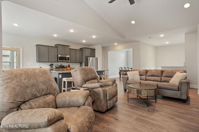 8121 Chapel Hill Lane, Knoxville, TN 37938
