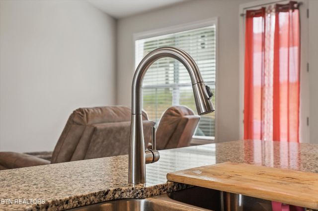 8121 Chapel Hill Lane, Knoxville, TN 37938