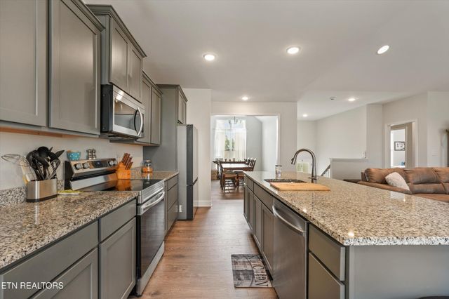 8121 Chapel Hill Lane, Knoxville, TN 37938