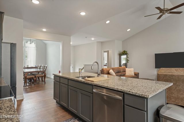 8121 Chapel Hill Lane, Knoxville, TN 37938