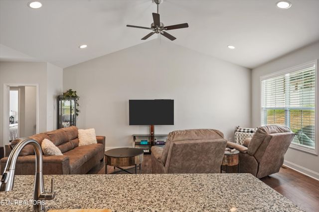 8121 Chapel Hill Lane, Knoxville, TN 37938