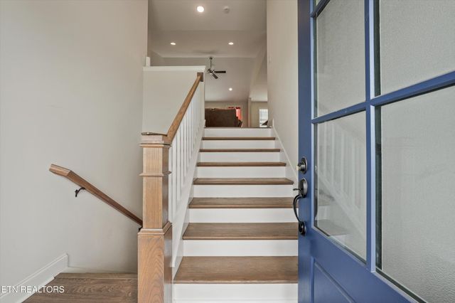 8121 Chapel Hill Lane, Knoxville, TN 37938