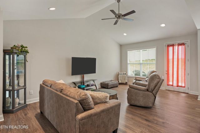 8121 Chapel Hill Lane, Knoxville, TN 37938