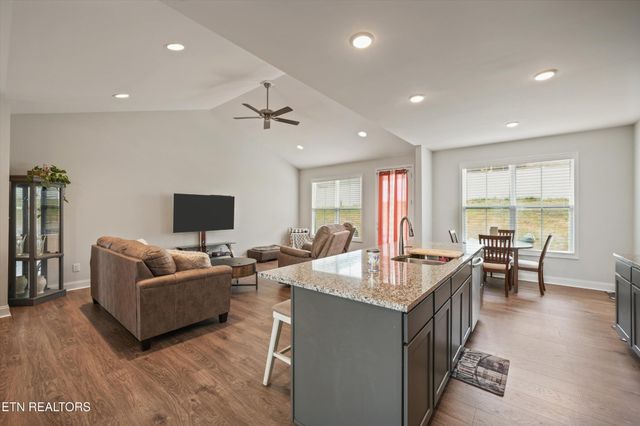 8121 Chapel Hill Lane, Knoxville, TN 37938