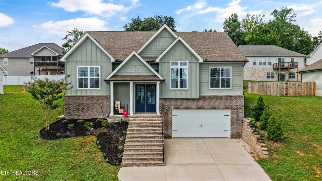 8121 Chapel Hill Lane, Knoxville, TN 37938