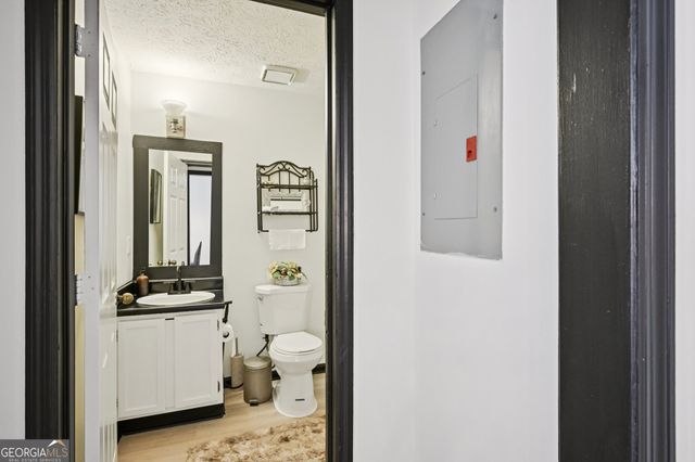 4109 Ashford Green Drive, Duluth, GA 30096