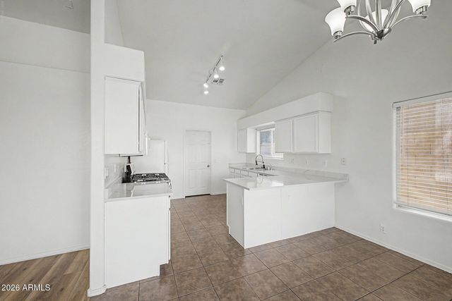 930 E Harwell Road, Phoenix, AZ 85042