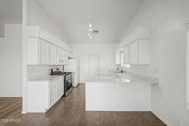 930 E Harwell Road, Phoenix, AZ 85042