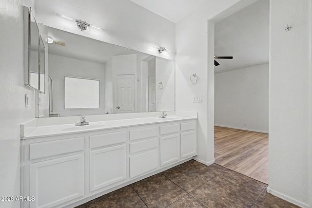 930 E Harwell Road, Phoenix, AZ 85042
