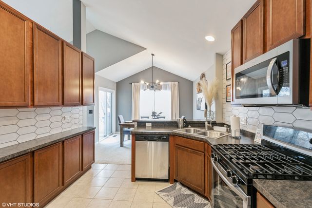 3340 Cameron Drive, Elgin, IL 60124