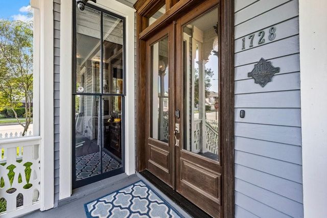 1728 Avenue M, Galveston, TX 77550