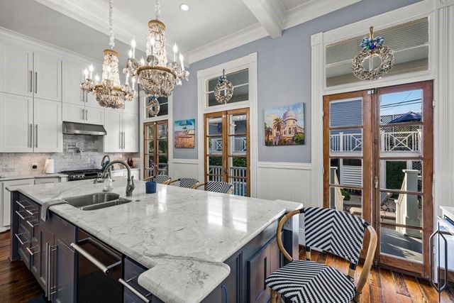 1728 Avenue M, Galveston, TX 77550