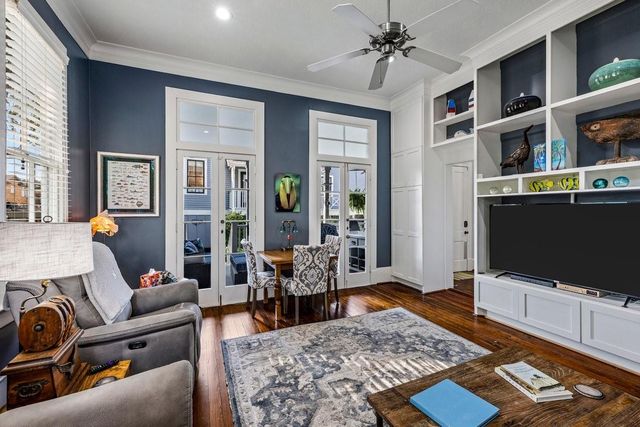 1728 Avenue M, Galveston, TX 77550