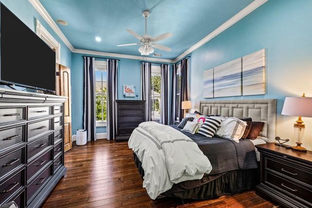 1728 Avenue M, Galveston, TX 77550