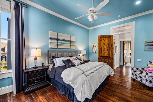1728 Avenue M, Galveston, TX 77550