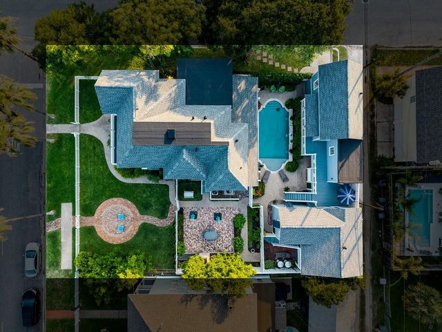 1728 Avenue M, Galveston, TX 77550