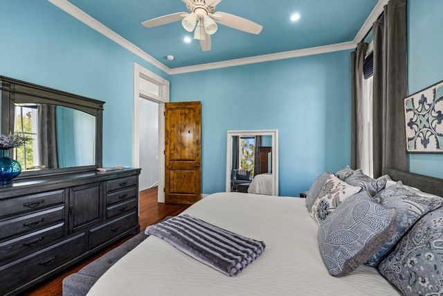1728 Avenue M, Galveston, TX 77550
