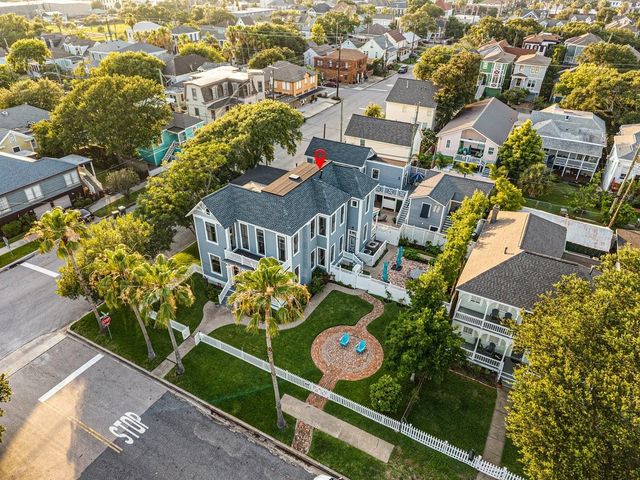 1728 Avenue M, Galveston, TX 77550