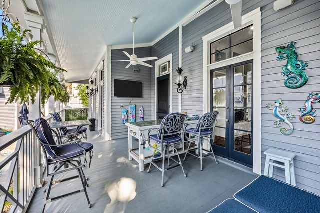 1728 Avenue M, Galveston, TX 77550
