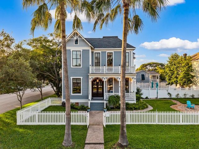 1728 Avenue M, Galveston, TX 77550