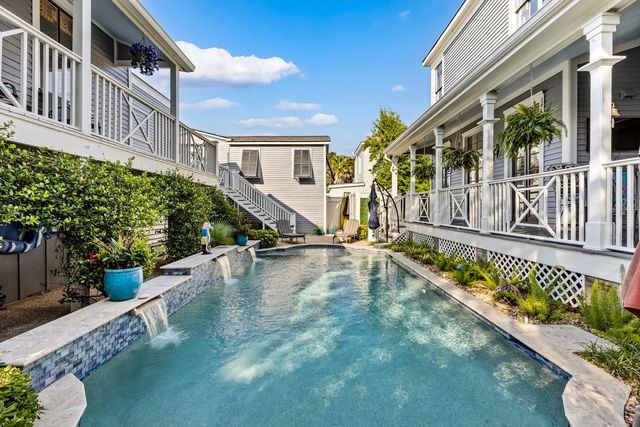 1728 Avenue M, Galveston, TX 77550