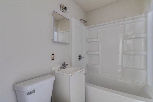 1746 Chautauqua, Wichita, KS 67214