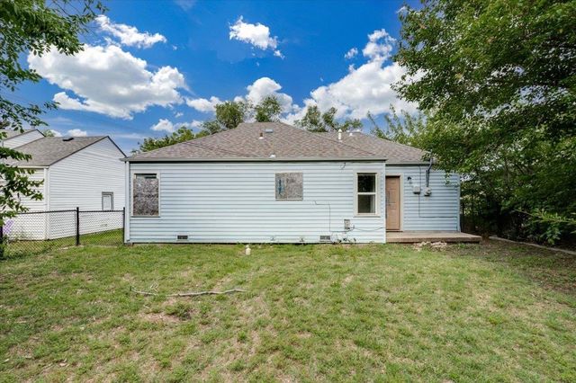 1746 Chautauqua, Wichita, KS 67214