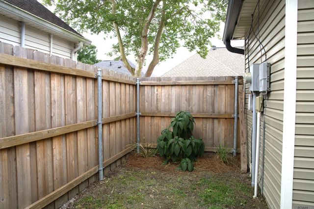 8614 Cypress Point Ct, Baton Rouge, LA 70809