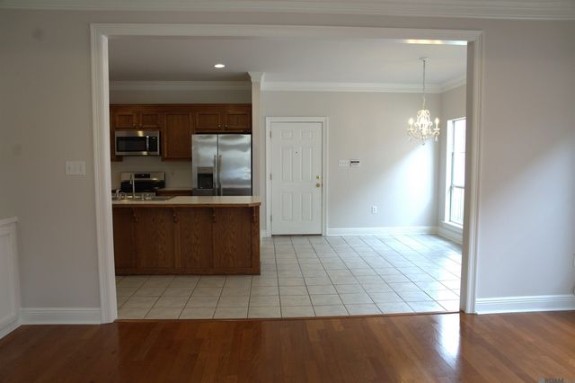 8614 Cypress Point Ct, Baton Rouge, LA 70809