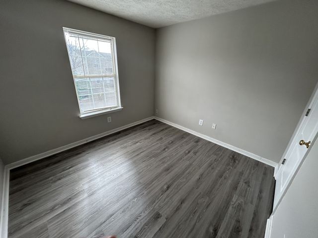 1525 Middleborough Ct, Murfreesboro, TN 37130