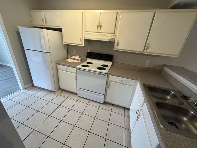 1525 Middleborough Ct, Murfreesboro, TN 37130