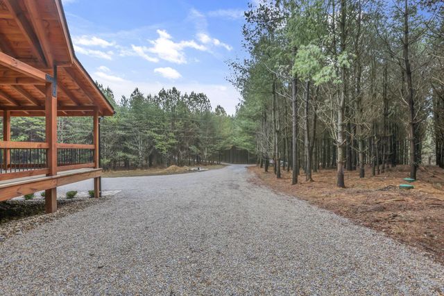 15817 Nickel Plate Road, Logan, OH 43138