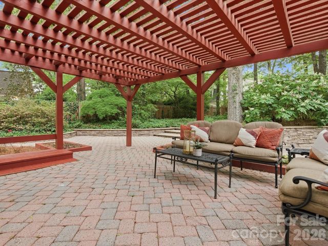 2506 Winding Oak Drive, Charlotte, NC 28270