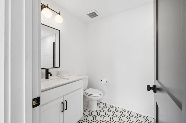 102 Duke St Apt 24, Nashville, TN 37207