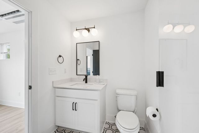 102 Duke St Apt 24, Nashville, TN 37207