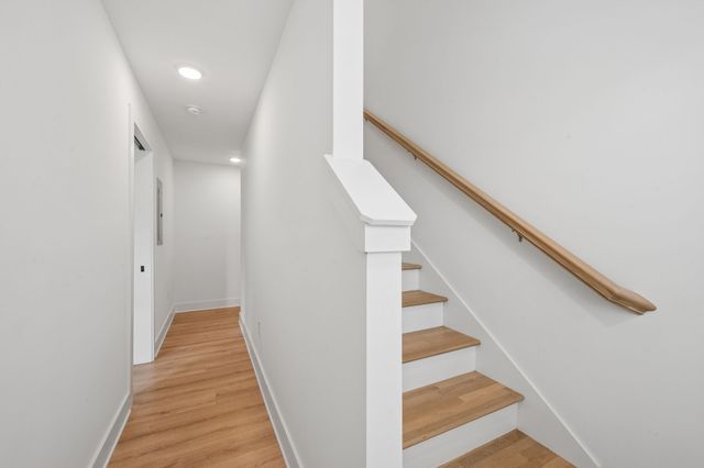 102 Duke St Apt 24, Nashville, TN 37207