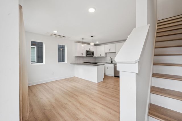 102 Duke St Apt 24, Nashville, TN 37207