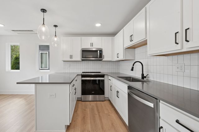 102 Duke St Apt 24, Nashville, TN 37207