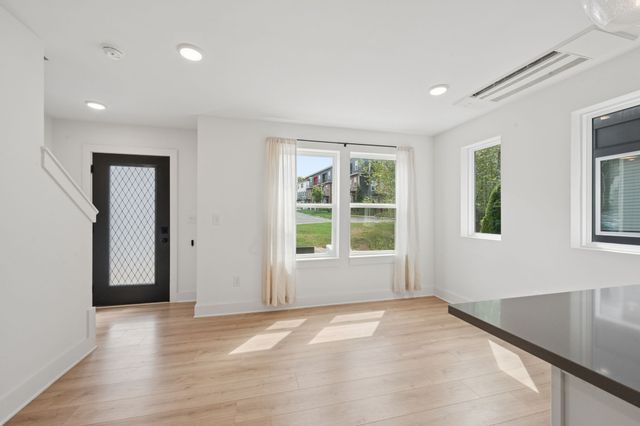 102 Duke St Apt 24, Nashville, TN 37207