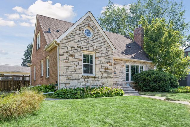 1260 Saint Clair Avenue, Saint Paul, MN 55105