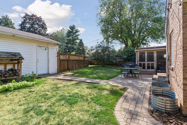 1260 Saint Clair Avenue, Saint Paul, MN 55105