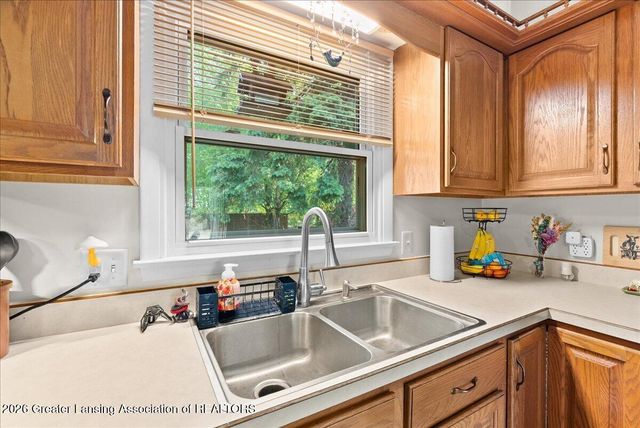 912 W Shepherd Street, Charlotte, MI 48813