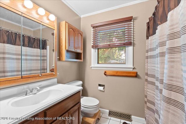 912 W Shepherd Street, Charlotte, MI 48813