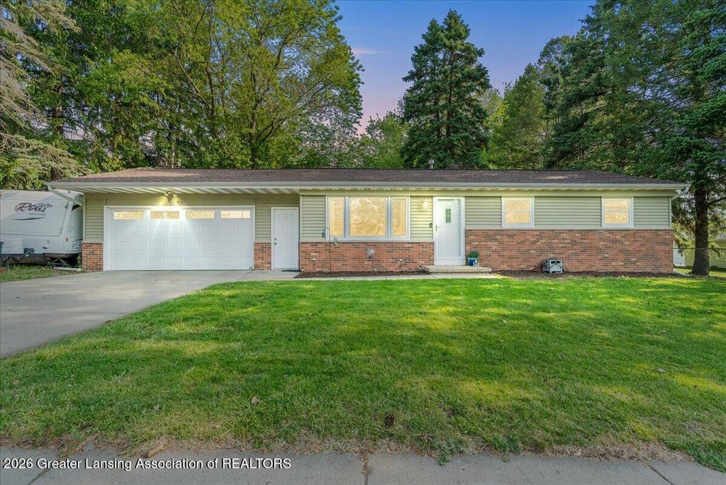912 W Shepherd Street, Charlotte, MI 48813
