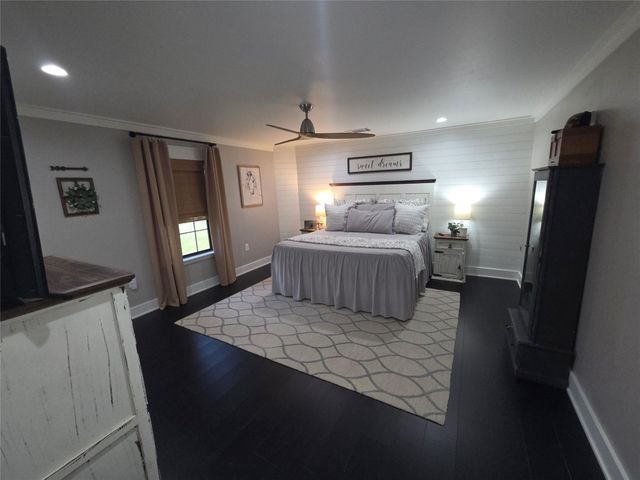 333 Edgewood, Onalaska, TX 77360