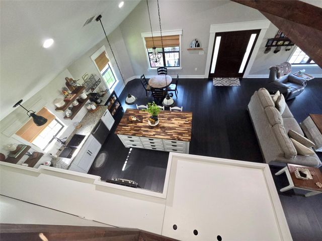 333 Edgewood, Onalaska, TX 77360