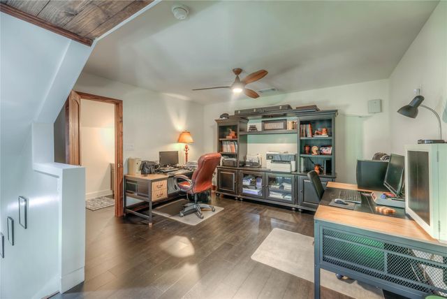 333 Edgewood, Onalaska, TX 77360