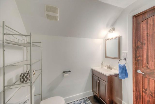 333 Edgewood, Onalaska, TX 77360