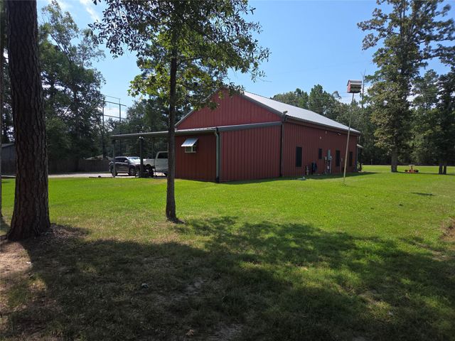333 Edgewood, Onalaska, TX 77360