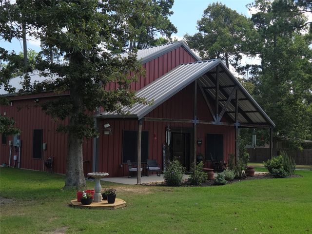 333 Edgewood, Onalaska, TX 77360